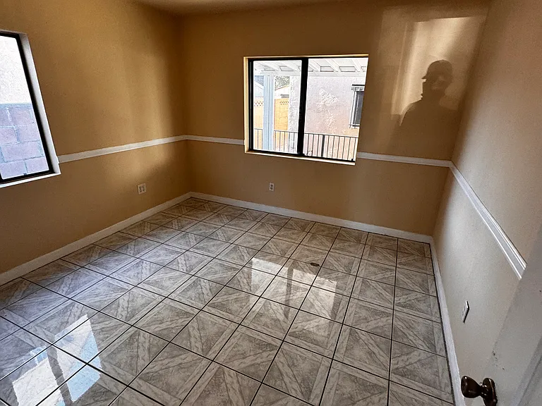 2653 Flower St — Photo 10