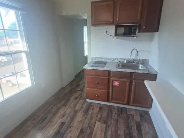 1402 S Main St, Stillwater, OK
