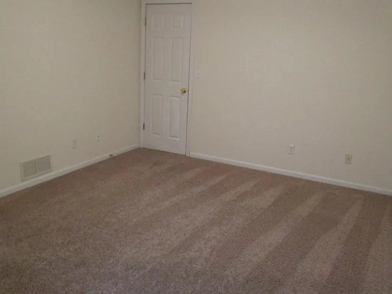 4402 - 4404 Jeana Court — Photo 19