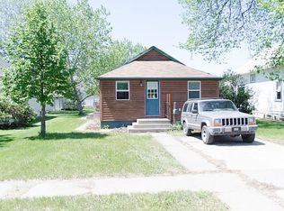 221 W 3rd Ave, Miller, SD 57362