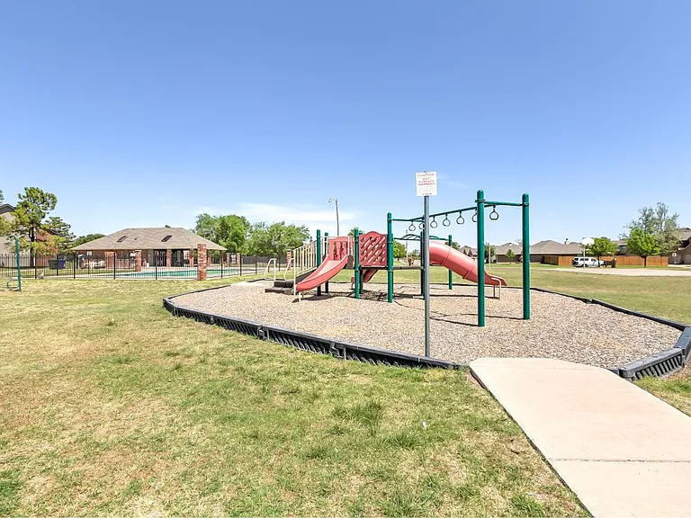 2813 Brompton Dr — Photo 22