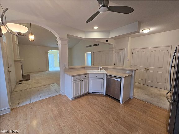 4th image of 9910 Country Club Cir