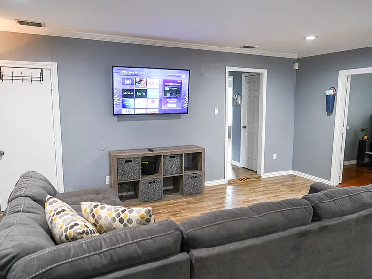 Hilltop Dr — Photo 13