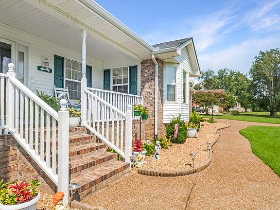3rd image of 135 Hidden Cove Ct