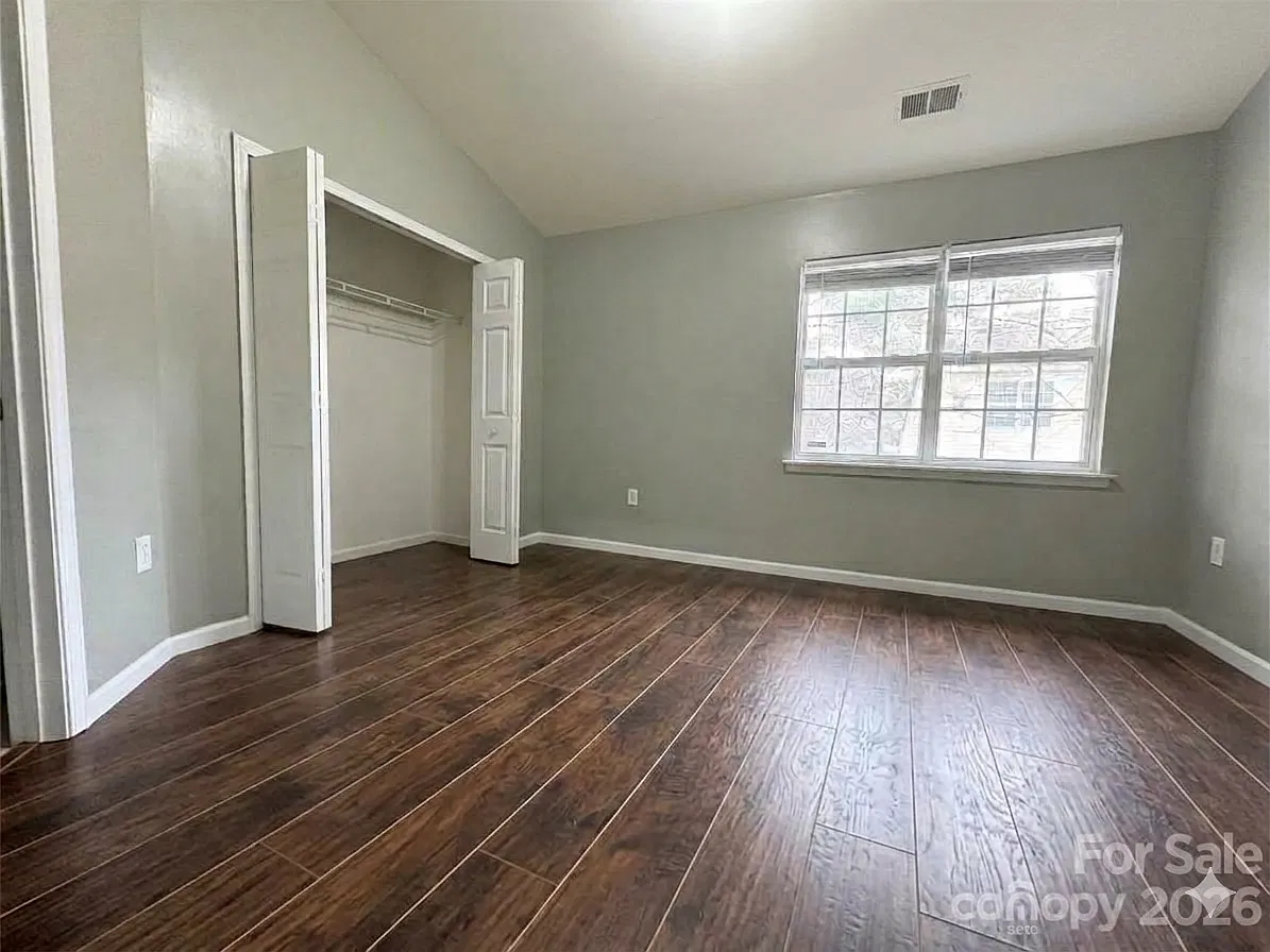 2 bed, 2.5 bath, 1114 sqft, $1,675 — Photo 3