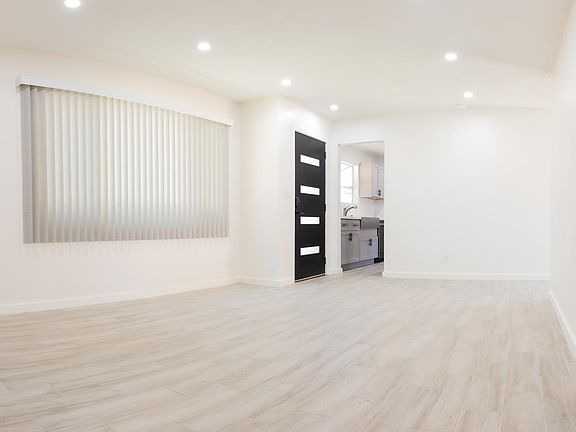 2nd image of 1376 Calle Violeta