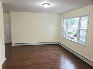 11829 201st Pl, Saint Albans, NY 11412