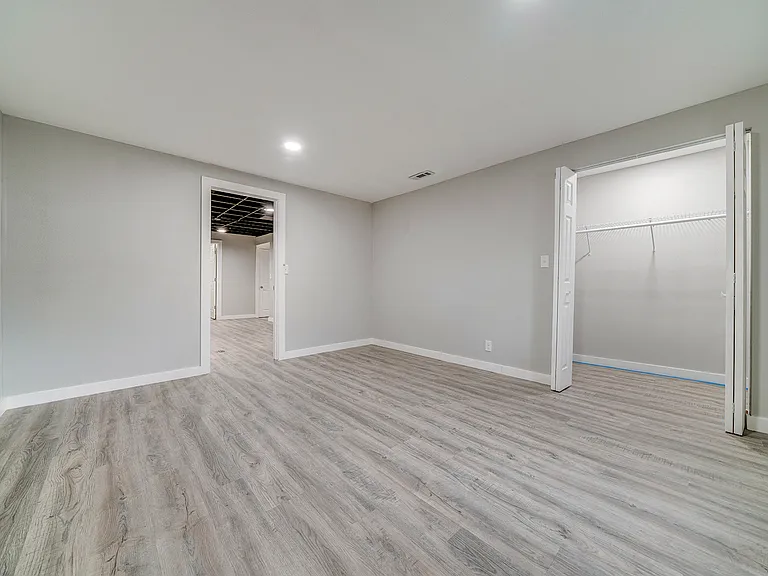 112 Liverpool Dr SE — Photo 20