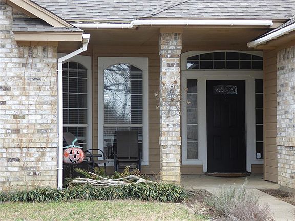 2nd image of 108 Hillcrest St