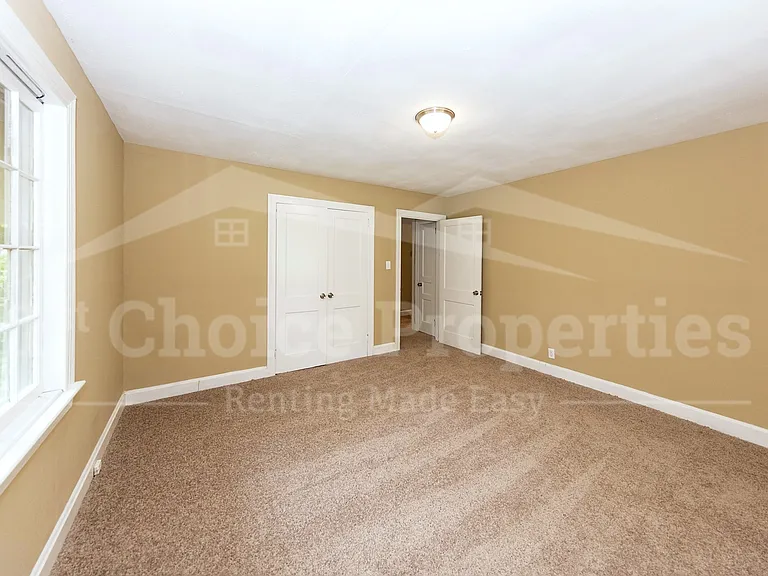 2117 3rd St NE — Photo 14
