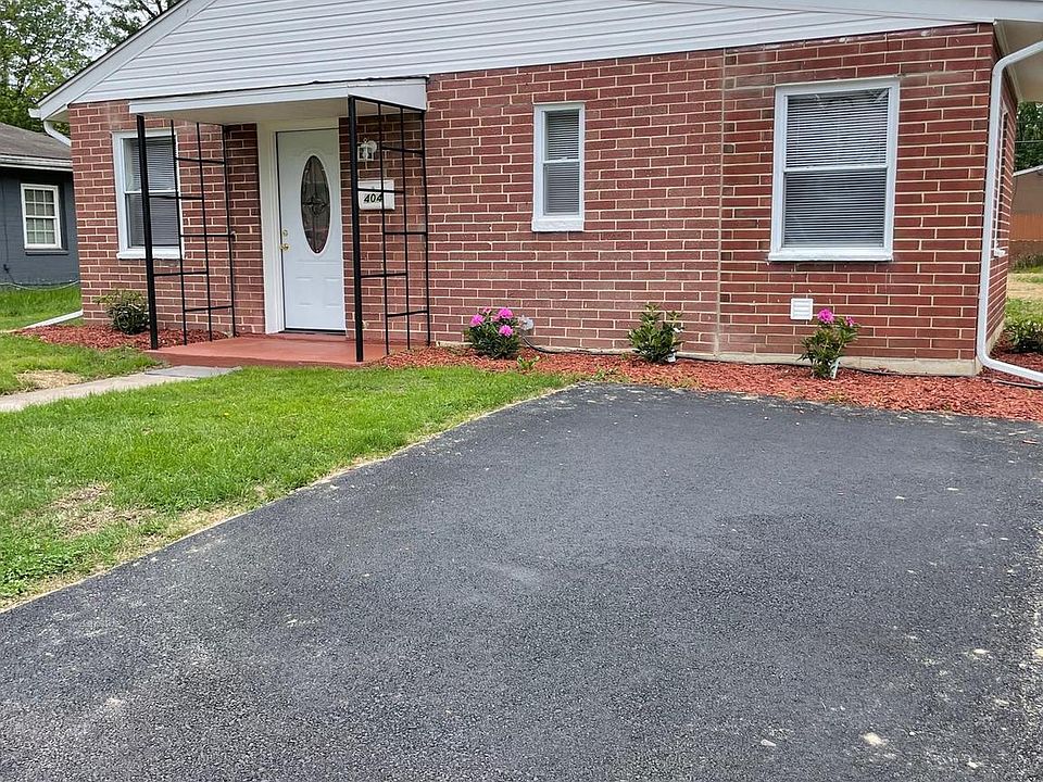 1st image of 404 Carver Dr