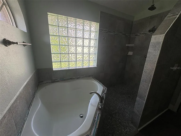 10941 Mill Pond Way — Photo 18