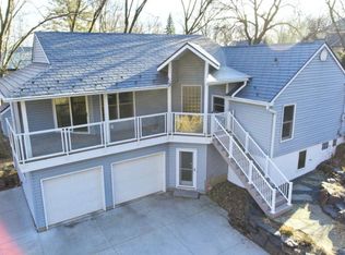 2876 Arcade St N, Maplewood, MN 55109