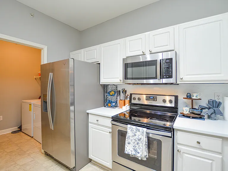 10663 Hill Point Ct — Photo 9