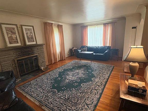 3rd image of 2539 Saint Patricks Dr