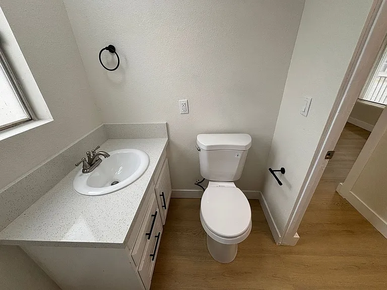 24339 Myers Ave — Photo 13