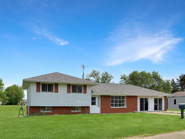19414 N Perry St, Princeville, IL 61559