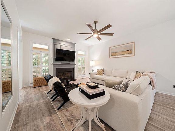 5th image of 6155 Ivey Manor Dr