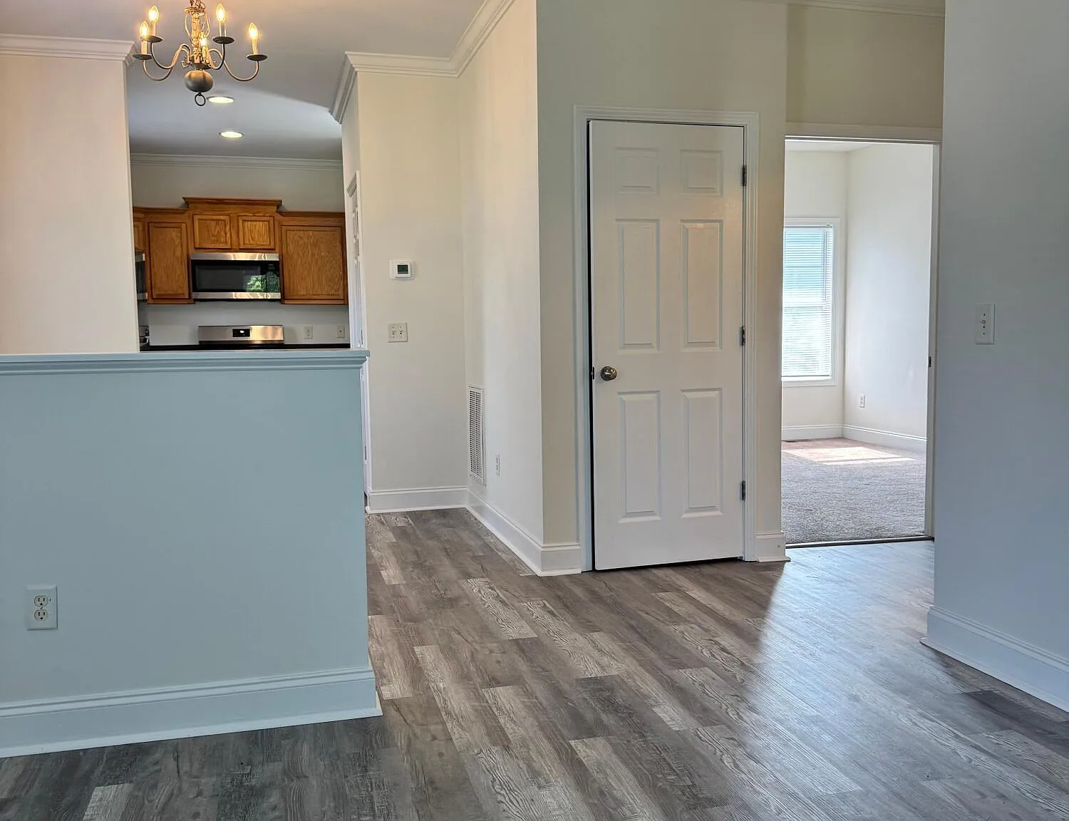 3 bed, 2.0 bath, $1,900 — Photo 3