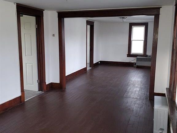 3rd image of 304 Louisiana Ave