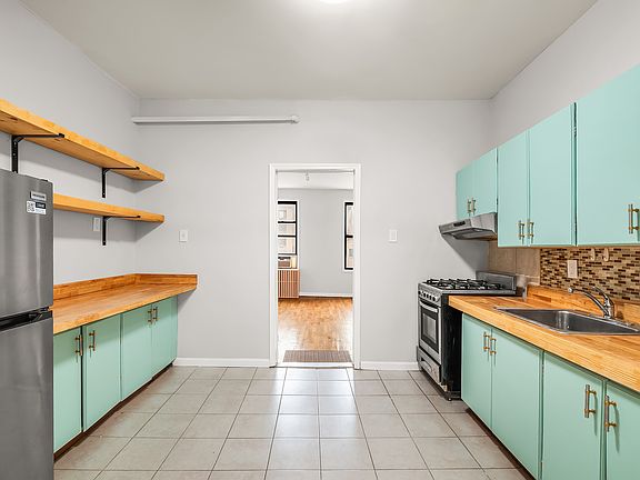 2nd image of 63 E 129th St #2