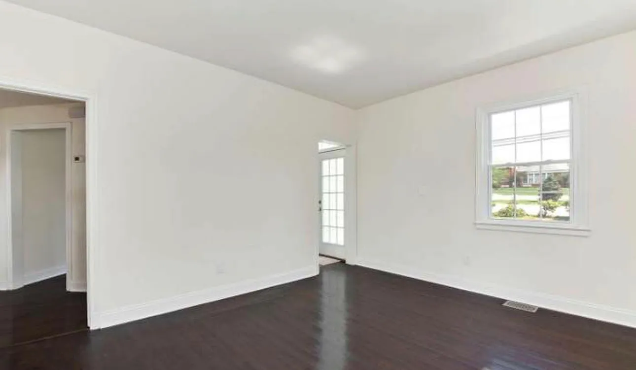 4 bed, 1864 sqft, $3,100 — Photo 2