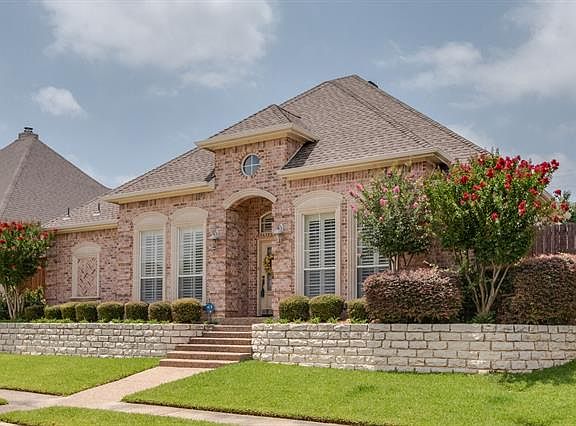 2nd image of 2449 Bedford Cir
