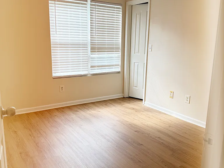 11714 Oak St — Photo 16
