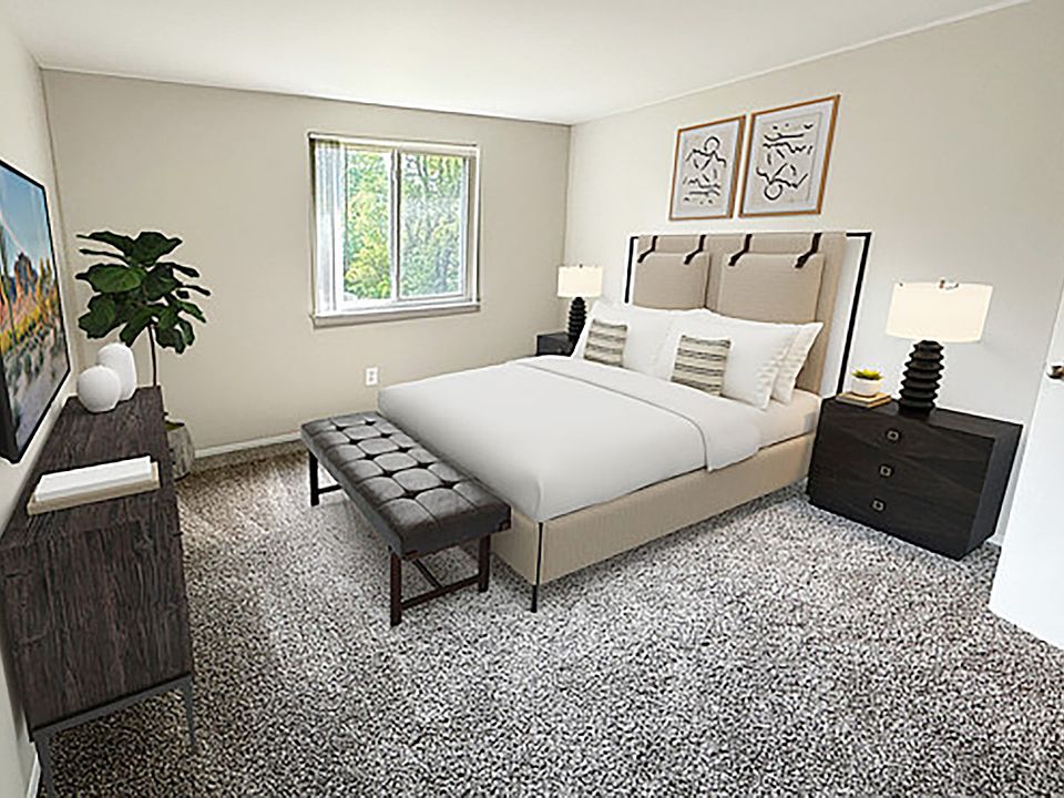 Luxury Shelby township townhomehs recently updated with upscale kitchen and bath, with refreshing pool and sundeck for summer fun.