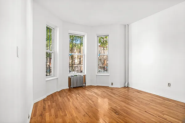 Rented by Compass | media 3