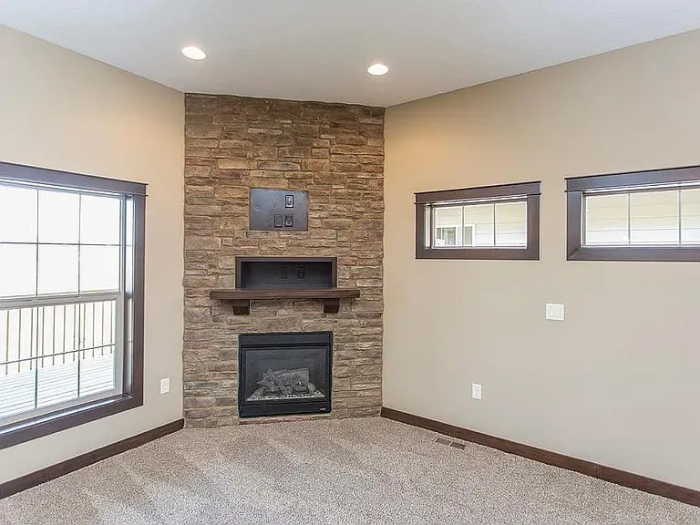 1658 Glade Dr SW — Photo 5
