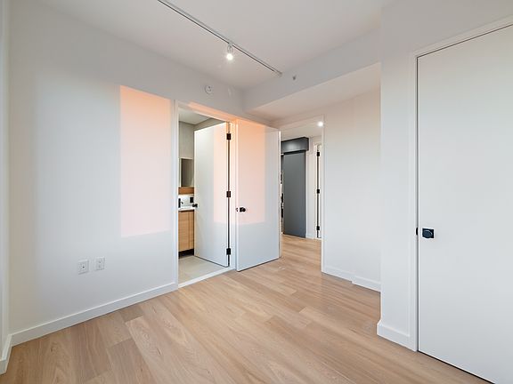 4th image of 931 Carroll St #454