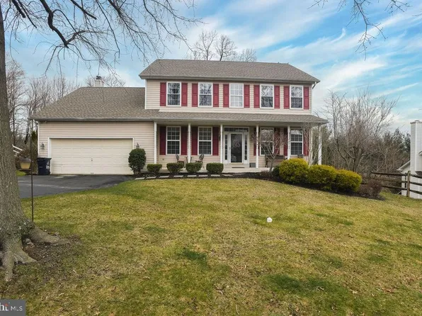 3805 Highland Dr, Garnet Valley, PA 19060