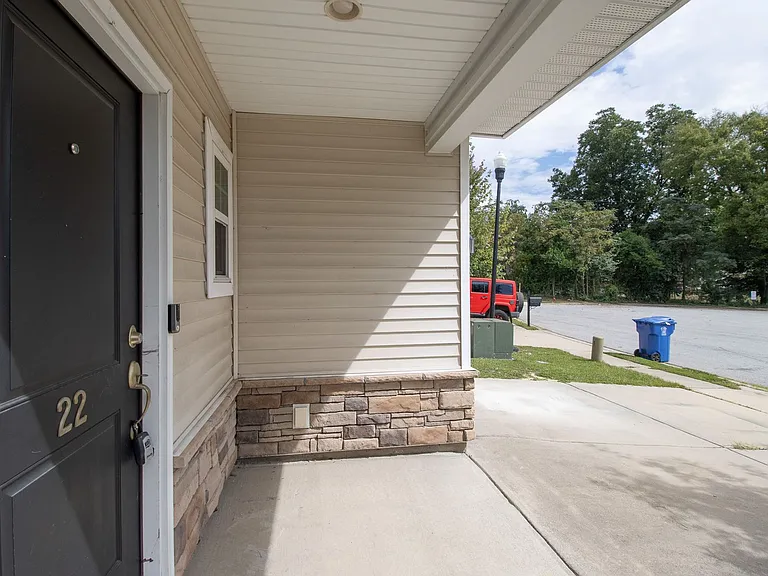 22 Routhland Ct — Photo 3