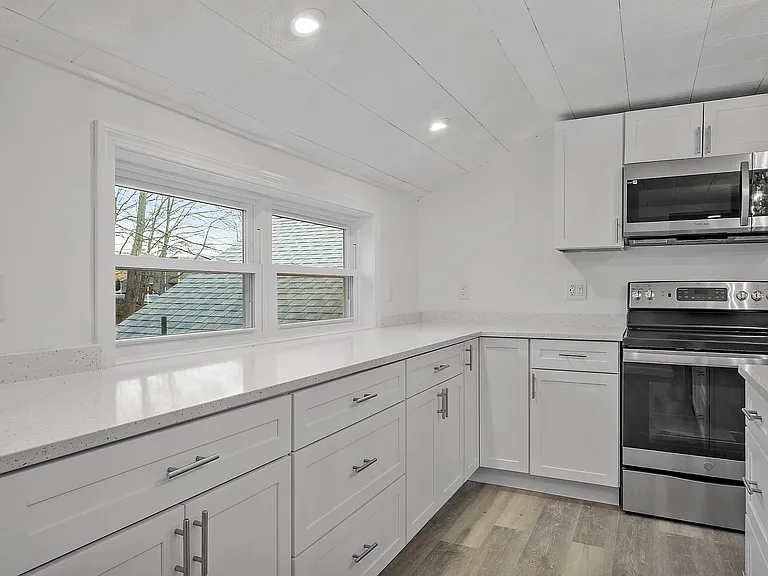 47 Railroad Ave #2 — Photo 1