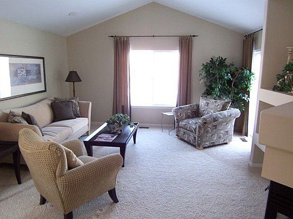 4th image of 181 Chesterton Dr
