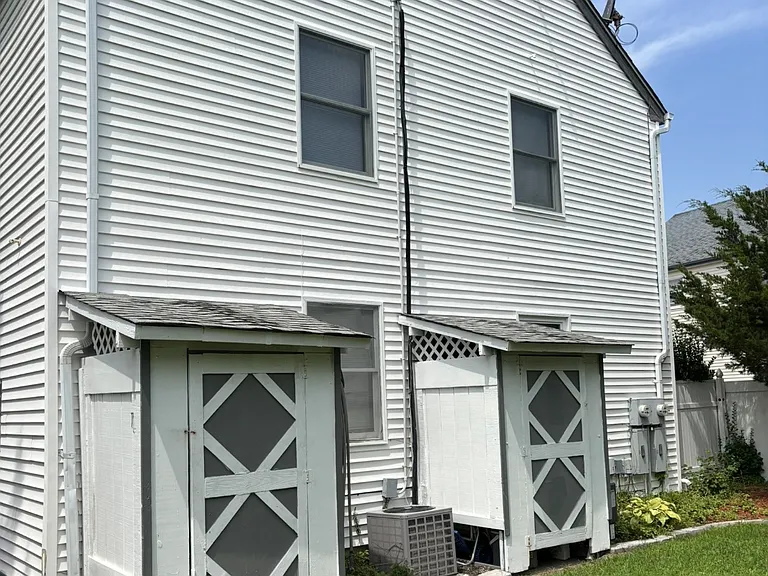 33 Lighthouse Dr #B — Photo 9
