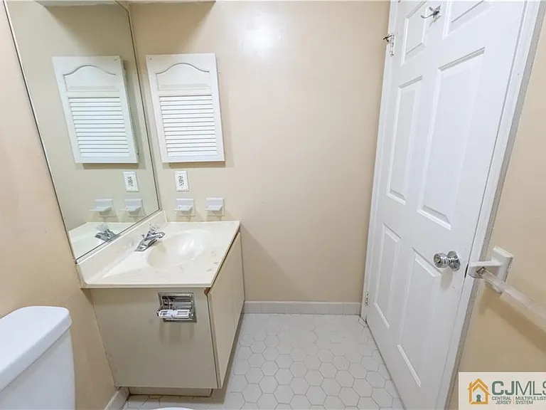 336 Cozzens Ct — Photo 40