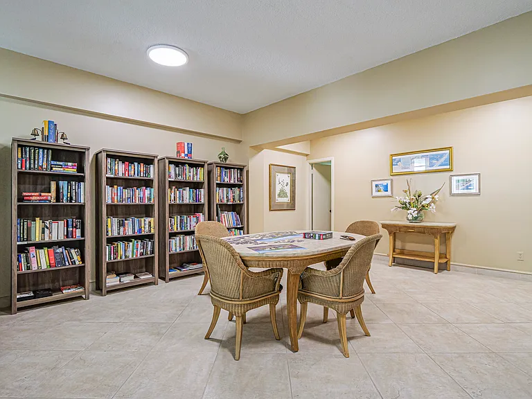 4049 Ocean Dr #305 — Photo 17