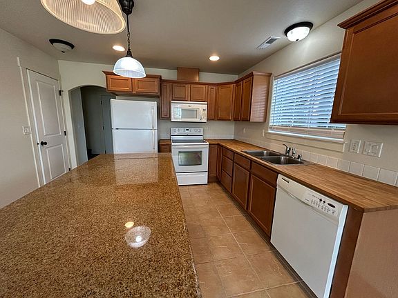 4th image of 42-44 W Pointe Dr #9250D0425