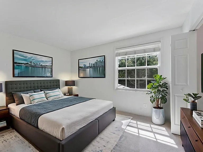 16129 Sierra Palms Dr — Photo 17