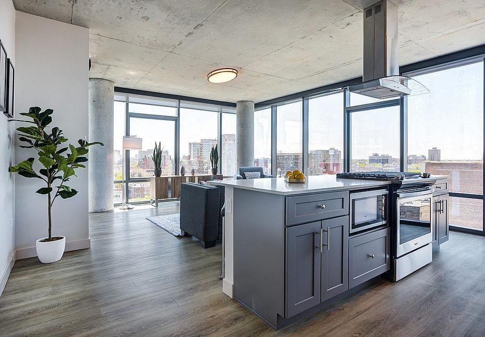 1st image of 452 W Belmont Ave #1404