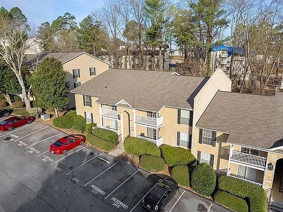 3rd image of 3175 Seven Pines Ct