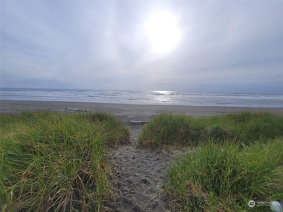 5th image of 1198 Ocean Shores Boulevard SW