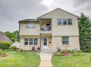 3011 N 86th St, Milwaukee, WI 53222