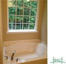 60 Lonnie Dr — Photo 12