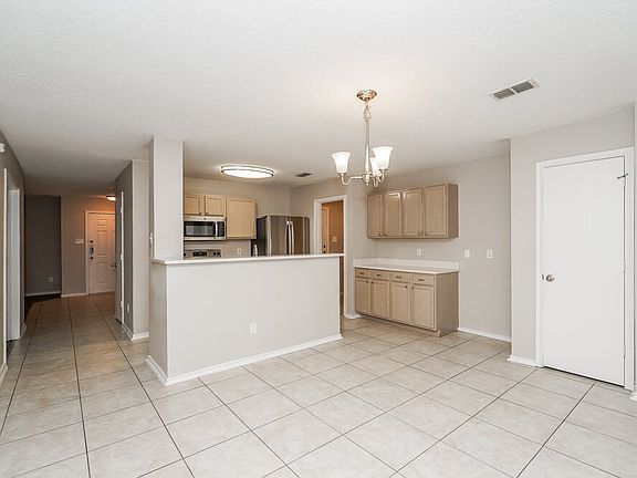 5th image of 1221 Cathey St