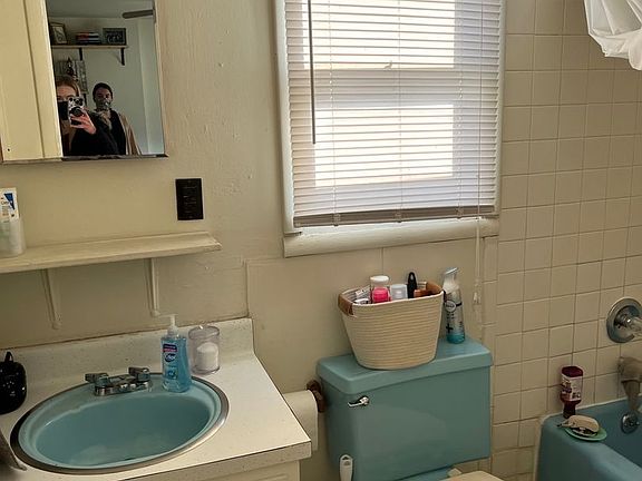 4th image of 1202 S Park Ave Unit B
