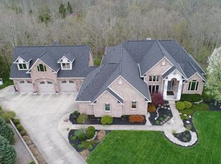 1327 Round Hill Dr, Hamilton, OH 45013