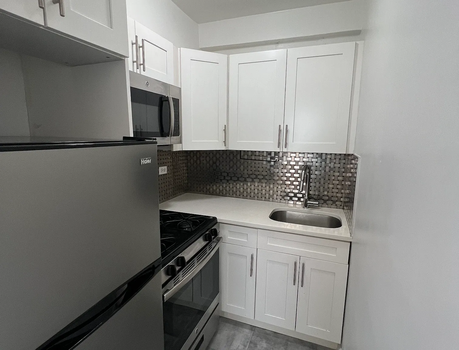 200 East 36th Street — Photo 3